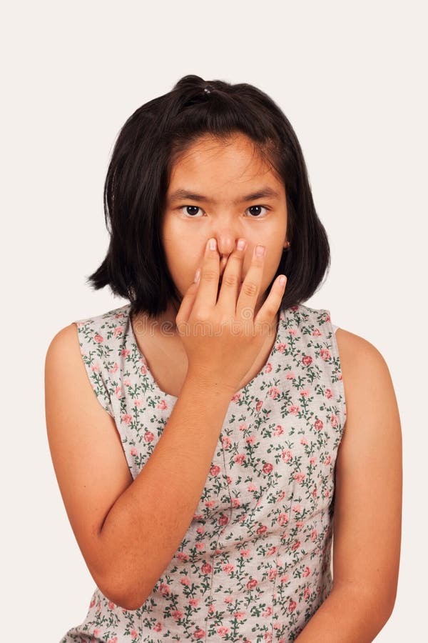 Netter Mädchenabschluß ihre Nase lizenzfreies stockfoto Netter Mädchenabschluß ihre Nase lizenzfreies stockfoto