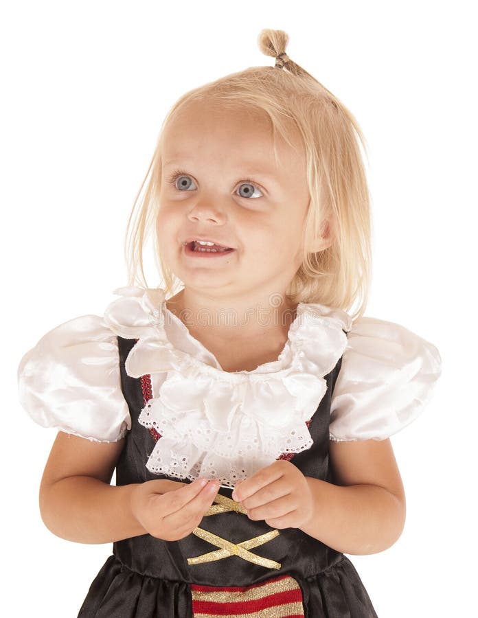 Nettes blondes Mädchen in den einfachen Piraten kostümieren das Lächeln stockfotos Nettes blondes Mädchen in den einfachen Piraten kostümieren das Lächeln stockfotos