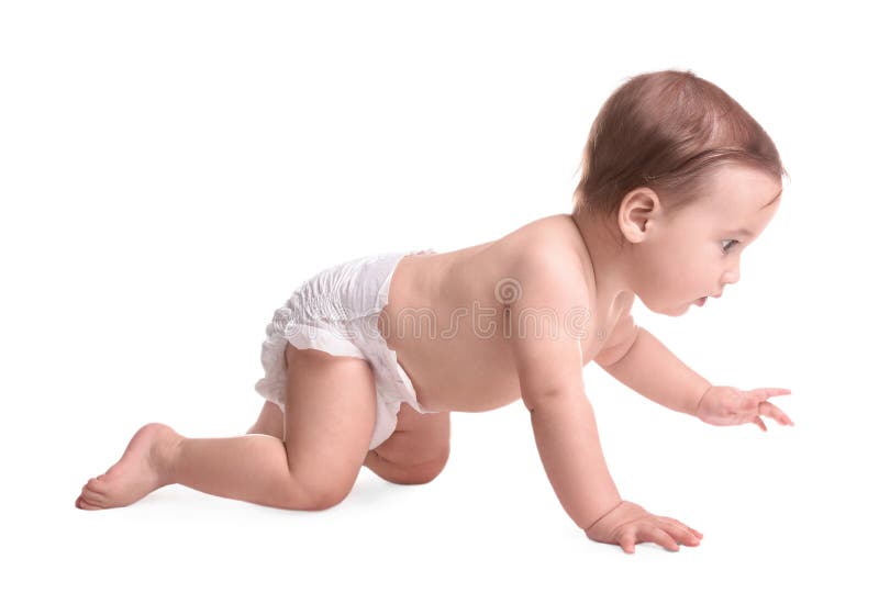 Nettes kleines Baby, das auf Wei? kriecht lizenzfreie stockfotos Nettes kleines Baby, das auf Wei? kriecht lizenzfreie stockfotos