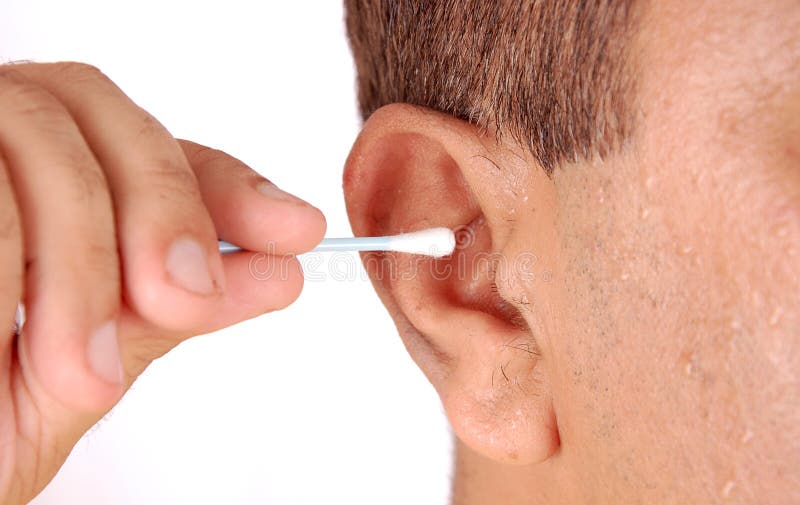 Nettoyage d'oreille image stock. Image du blanc, santé - 15909021