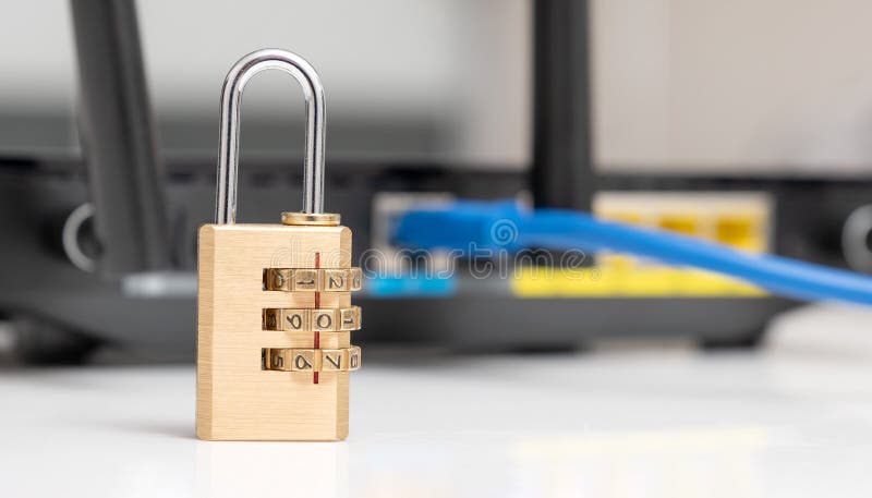 Netz- und Datenschutzkonzept mit Vorhängeschloß lizenzfreies stockbild