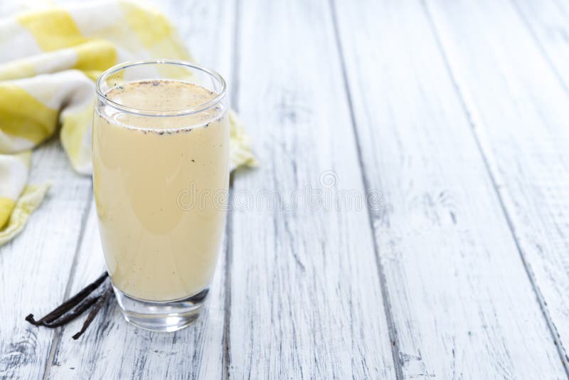 Neue gemachte Vanille-Erschütterung lizenzfreies stockfoto Neue gemachte Vanille-Erschütterung lizenzfreies stockfoto