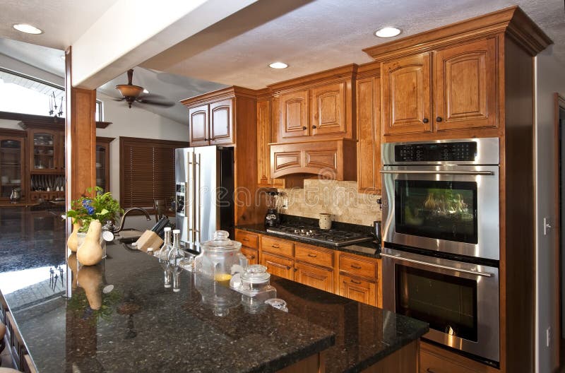 Neue Moderne Kuche Gestalten Um Stockbild Bild Von Neue Kuche 9914507