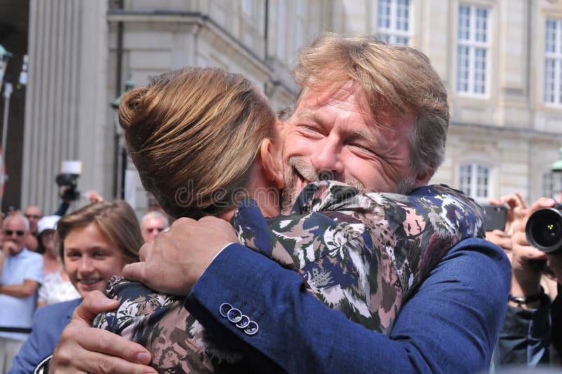 NEUER PREMIERMINISTER MITGLIEDSTAAT METTE FREDERIKSEN UND FREUND lizenzfreie stockfotos NEUER PREMIERMINISTER MITGLIEDSTAAT METTE FREDERIKSEN UND FREUND lizenzfreie stockfotos