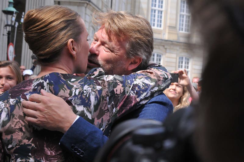 NEUER PREMIERMINISTER MITGLIEDSTAAT METTE FREDERIKSEN UND FREUND lizenzfreies stockbild NEUER PREMIERMINISTER MITGLIEDSTAAT METTE FREDERIKSEN UND FREUND lizenzfreies stockbild