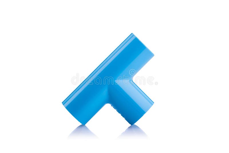 Neues blaues PVC-Verbindungsstück für die Wasserleitung lokalisiert auf Weiß lizenzfreies stockfoto Neues blaues PVC-Verbindungsstück für die Wasserleitung lokalisiert auf Weiß lizenzfreies stockfoto