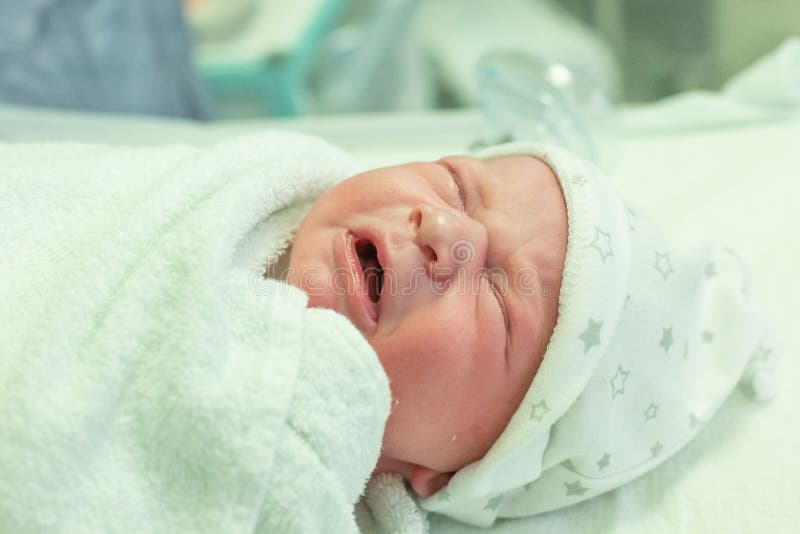 Neugeborenes Baby nach Geburt stockbilder Neugeborenes Baby nach Geburt stockbilder