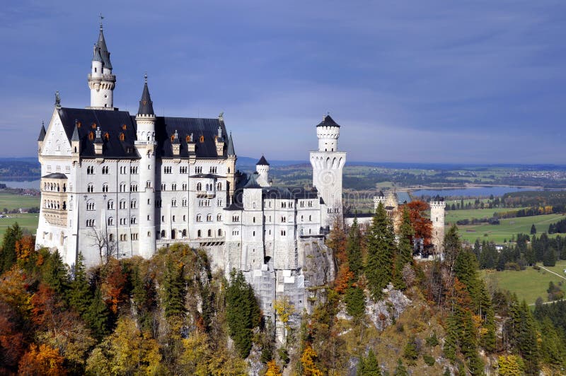 Castillo en Baviera, casi sobre el monjes alemania.