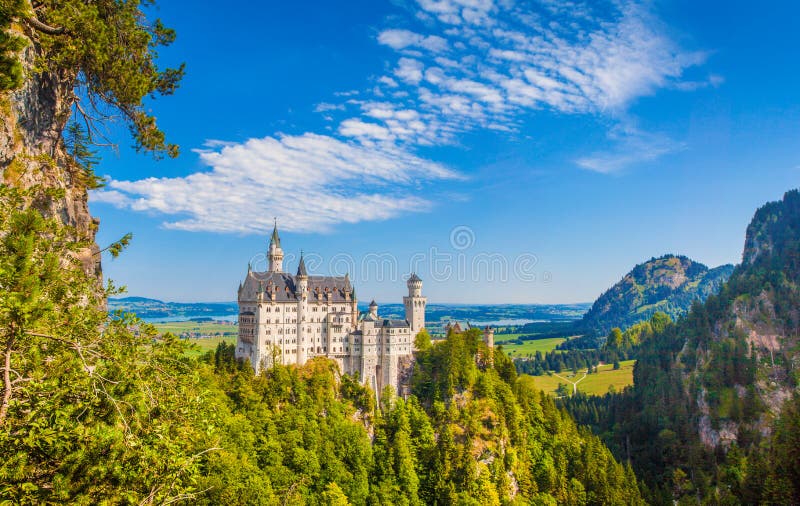 Neuschwanstein-Schloss im Sommer, Bayern, Deutschland