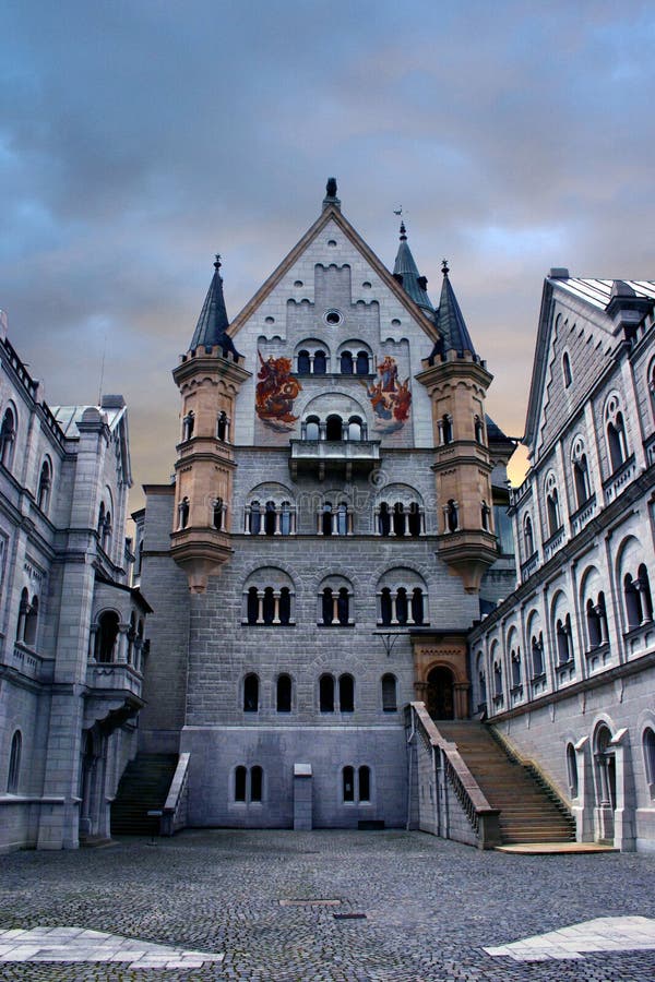 neuschwanstein двора замока стоковые фото neuschwanstein двора замока стоковые фото