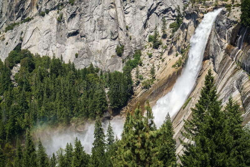 Nevada Fall Yosemite nationalpark, Kalifornien fotografering för bildbyråer Nevada Fall Yosemite nationalpark, Kalifornien fotografering för bildbyråer