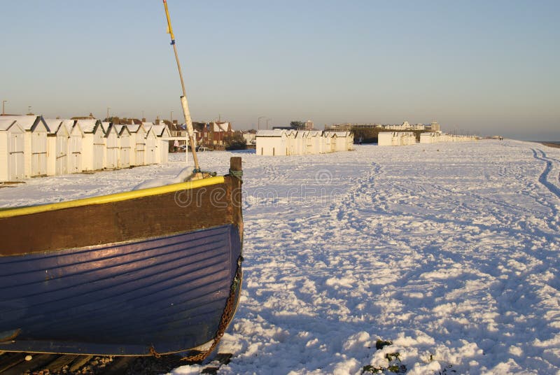 Neve sulla spiaggia a Worthing. L'Inghilterra immagini stock Neve sulla spiaggia a Worthing. L'Inghilterra immagini stock