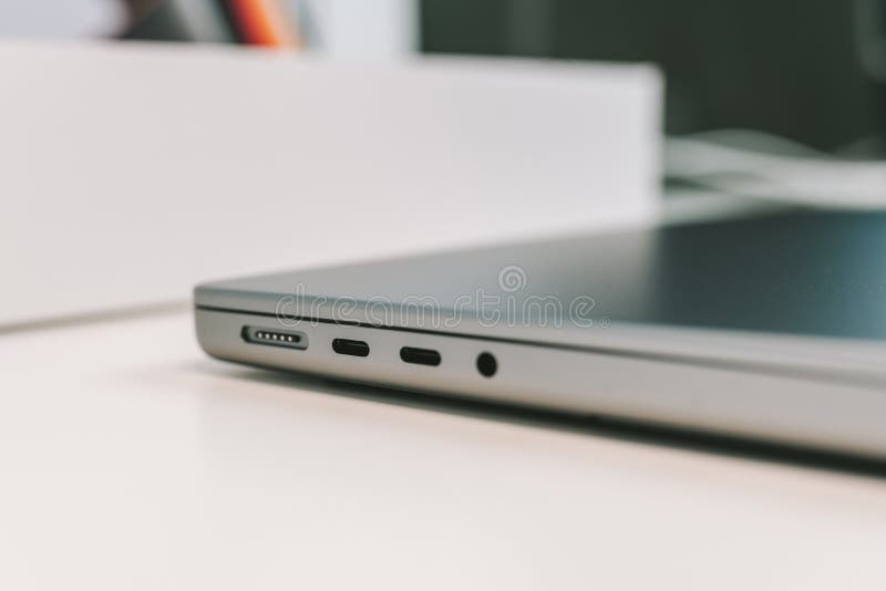 PC/タブレット ノートPC New Apple MacBook Pro 2021 14 Inch Editorial Stock Image - Image 