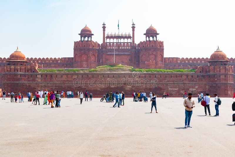 New Delhi Indien, Mars 30 2019 - det röda fortet en UNESCOvärldsarv som tjänade som som uppehÃ¥llet av Mughalen royaltyfria bilder New Delhi Indien, Mars 30 2019 - det röda fortet en UNESCOvärldsarv som tjänade som som uppehÃ¥llet av Mughalen royaltyfria bilder
