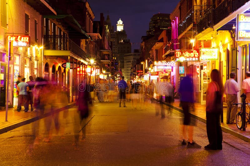 New Orleans, Bourbon-Straße nachts lizenzfreie stockfotos New Orleans, Bourbon-Straße nachts lizenzfreie stockfotos