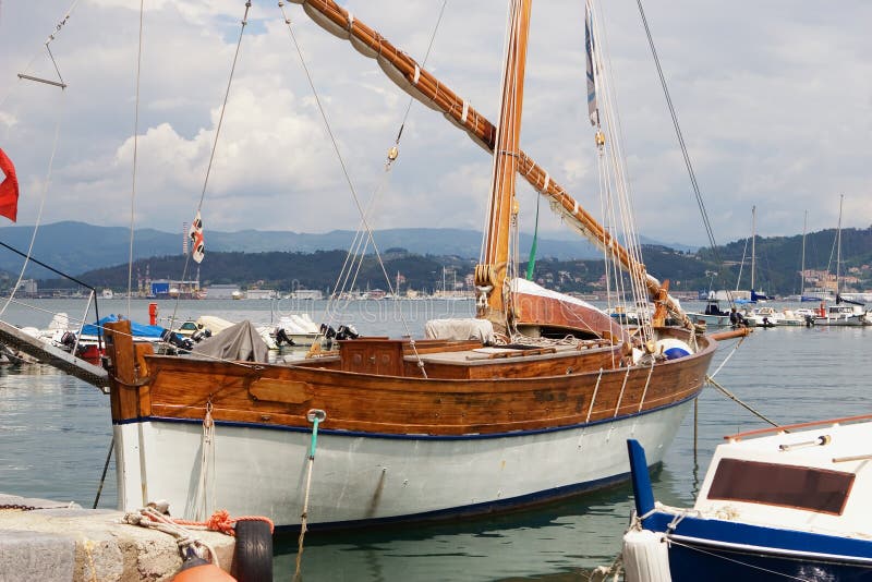 Nuevo en estilo de mar Adriatico.