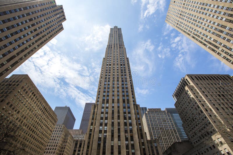 NEW YORK - 26 APRILE: Centro di Rockefeller il 26 aprile 2014 in NYC Il centro di Rockefeller è un complesso di 19 costruzioni co fotografia stock