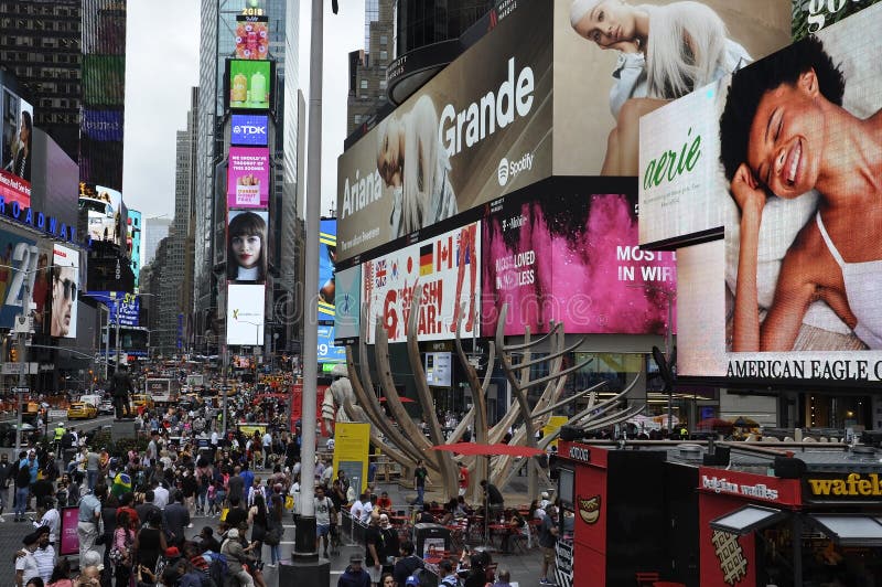 New York City, le 20 août : Festival de Times Square des lumières de Midtown Manhattan à New York City photos libres de droits New York City, le 20 août : Festival de Times Square des lumières de Midtown Manhattan à New York City photos libres de droits