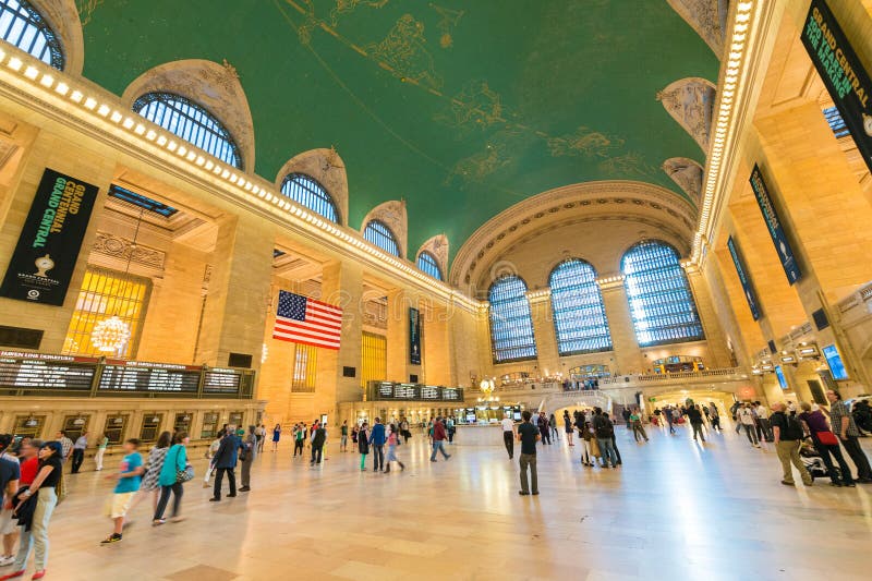 NEW YORK CITY - MAJ 20: Inre av den Grand Central stationen på Maj arkivbild NEW YORK CITY - MAJ 20: Inre av den Grand Central stationen på Maj arkivbild