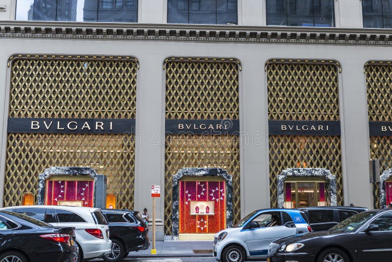 Display of a Luxury Bulgari Jewelry in Fifth Avenue 5th Avenue with People  Around in Editorial Stock Image - Image of elegance, city: 131773209