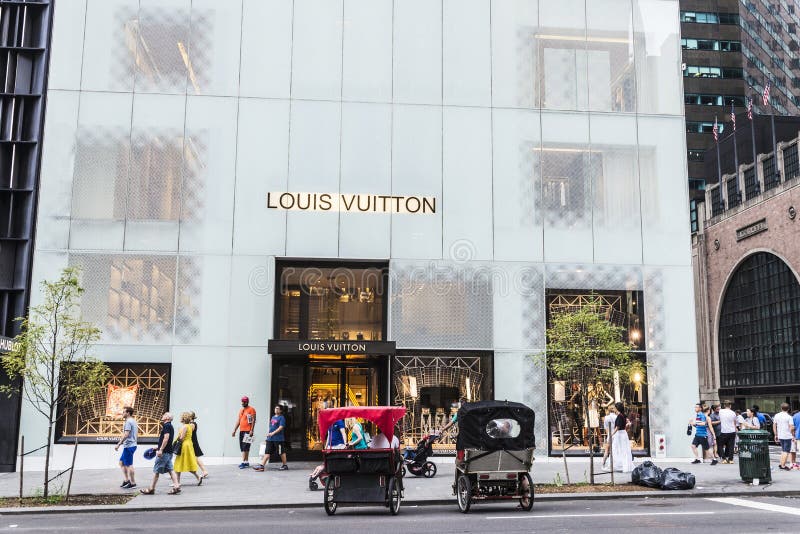 Louis Vuitton New York Saks 5th Ave New York Ny United States