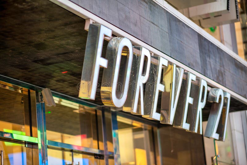 Forever 21 Indoor Store in Times Square, Manhattan, New York City Editorial  Photo - Image of forever, famous: 194804136