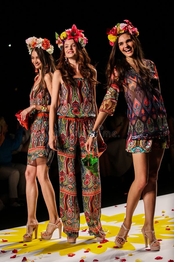 NEW YORK, NY - SEPTEMBER 04: Models Tossing Petals To the Runway at ...