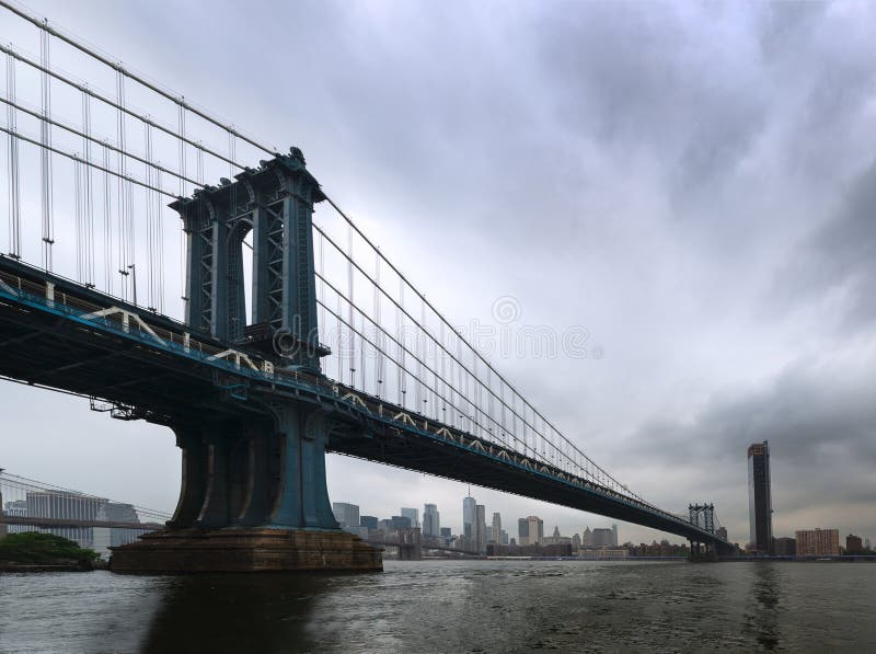 New York - Panorama op de Brug van Manhattan van Brooklyn stock foto's New York - Panorama op de Brug van Manhattan van Brooklyn stock foto's