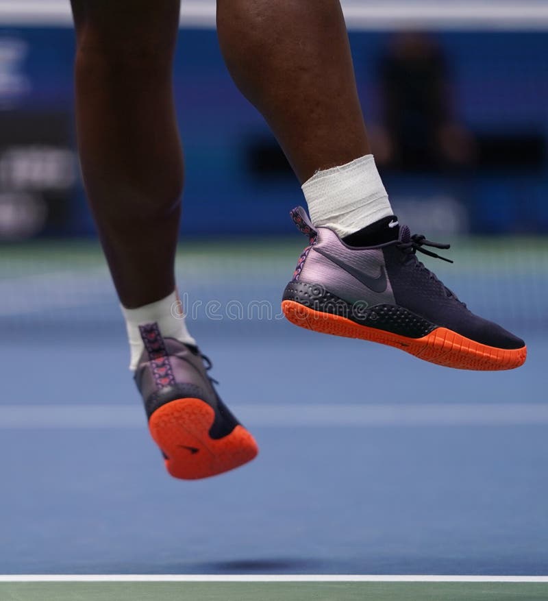 Antemano Tremendo yo lavo mi ropa 23-time Grand Slam Champion Serena Williams of United States Wears Custom Nike  Tennis Shoes during the 2019 US Open Match Editorial Image - Image of  shoes, september: 159132410