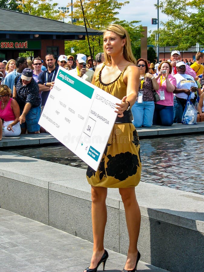 US Open 2006 Champion Maria Sharapova Holds US Open Trophy in the Front ...