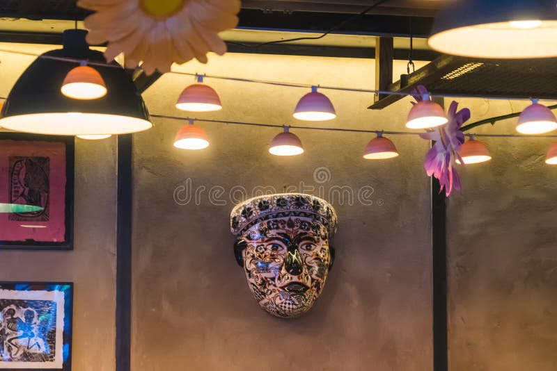 New York, U. S. A. - 29 aprile 2018: Caffè in Lower East Side, Manhattan, New York U.