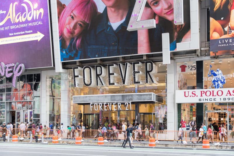 Forever 21 New York editorial image. Image of brand - 210613630