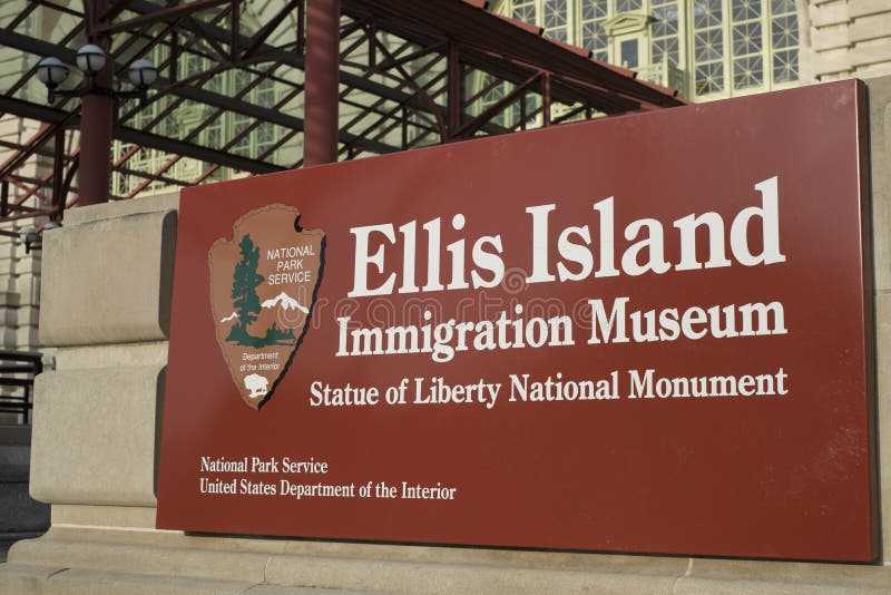 NEW YORK, US - 22. NOVEMBER: Fassade von Ellis Island-Museum, forme