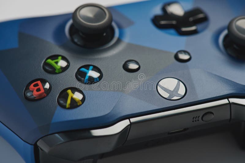 4+ Million Controle Xbox One Royalty-Free Images, Stock Photos & Pictures