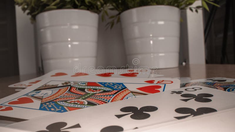 russian roulette - Ten of Diamonds plaing card, - Stock Photo [60742092] -  PIXTA