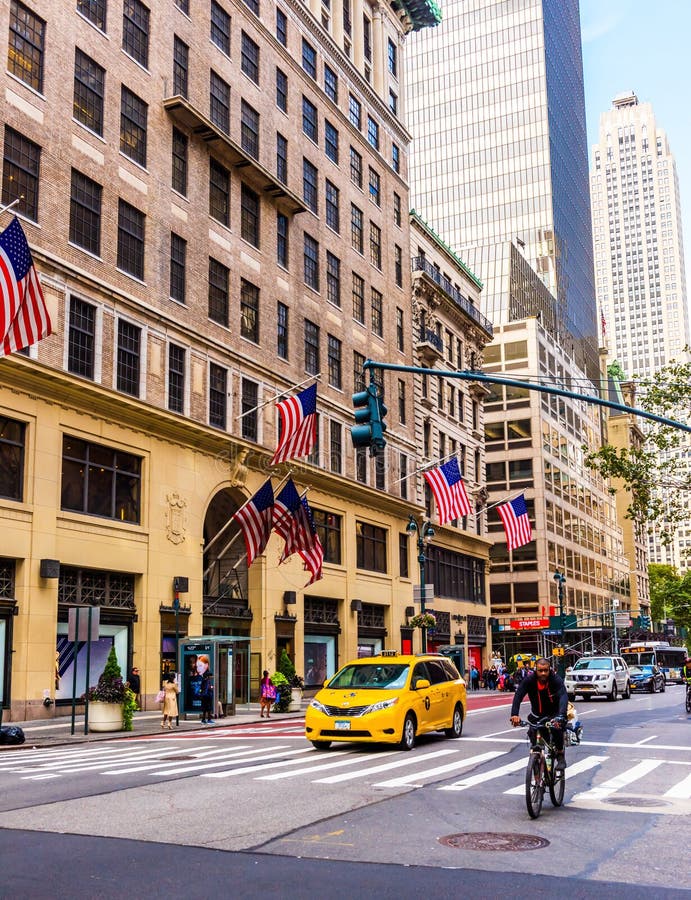 Shopping on New York's Famous 5th Avenue