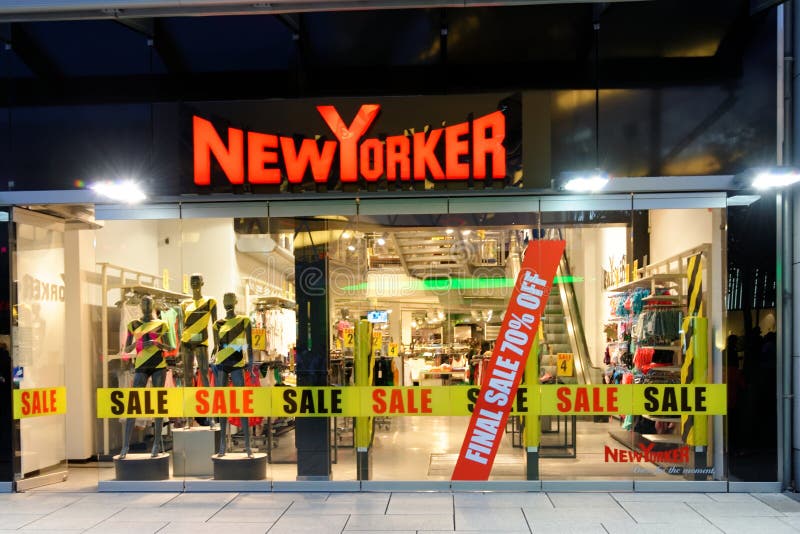 New Yorker Store, Frankfurt am Main, Deutschland stockbilder New Yorker Store, Frankfurt am Main, Deutschland stockbilder