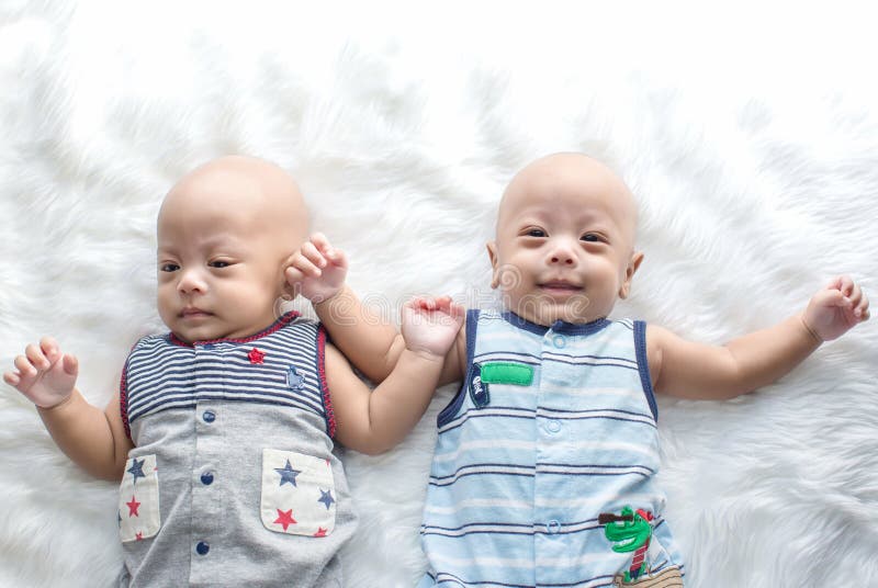 К чему снятся новорождённые Близнецы. 20 июня близнецы