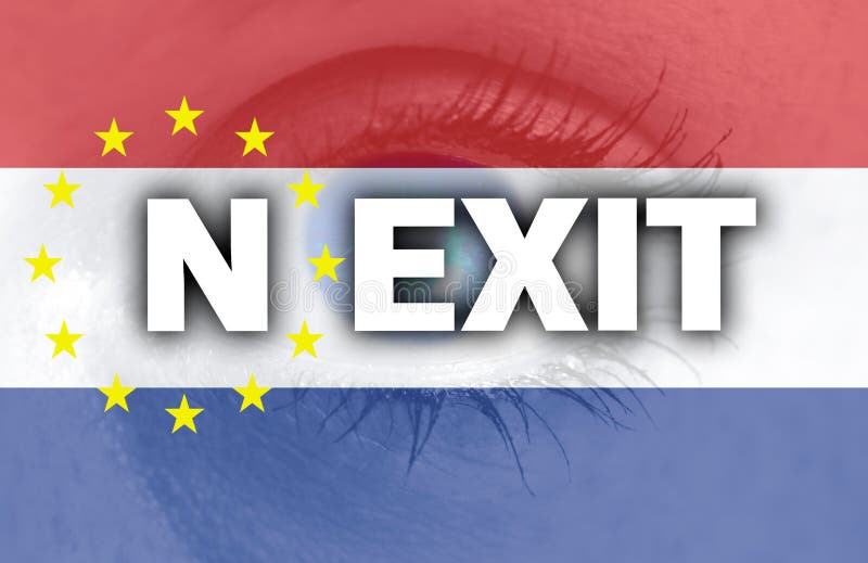 Nexit-Auge schaut durch die niederländische Flagge stockfotos