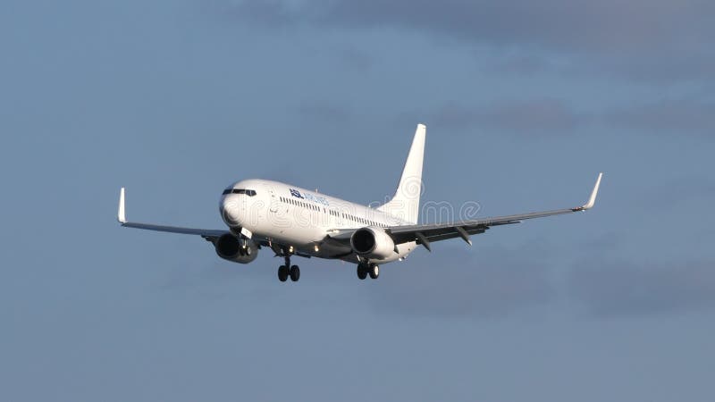 737800 ng fgztv som drivs av flygbolag från Frankrike och som sjunker ner i luften