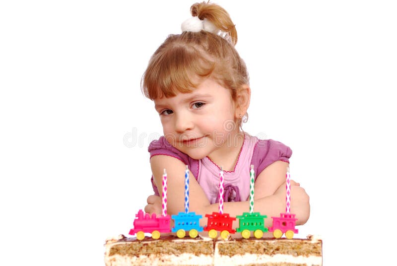 Niño, Niña, corona, pastel de cumpleaños, feliz sonrisa, blast retrato,  cumpleaños, infancia, 4-6 años, 4 años, platos, pasteles, velas, velas de  cumpleaños, celebrar, fiesta, fiesta de cumpleaños, vacaciones, la alegría,  el humor