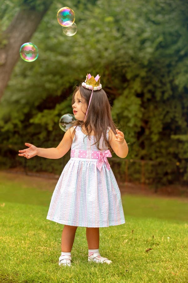 3 años de edad niña fotografías e imágenes de alta resolución - Alamy