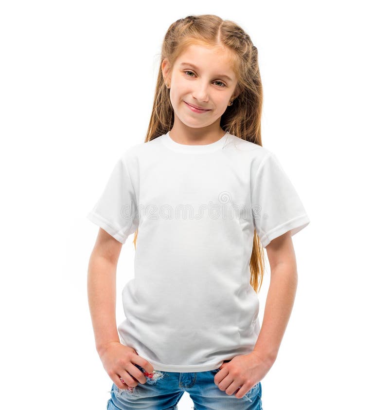 Concepto de diseño de camisetas - niña sonriente con una camiseta blanca en  blanco apuntándose a sí misma