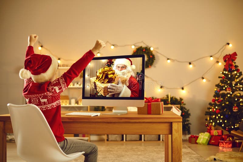 Niñito Muy Feliz Viendo Comerciales De Año Nuevo O Haciendo Videollamadas Con Santa Claus Foto de archivo - Imagen de santa, descuento: 199902164 Niñito Muy Feliz Viendo Comerciales De Año Nuevo O Haciendo Videollamadas Con Santa Claus Foto de archivo - Imagen de santa, descuento: 199902164
