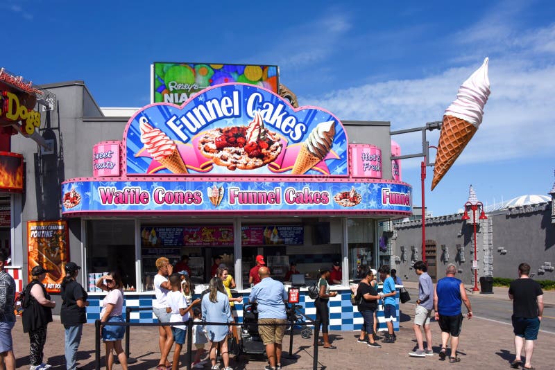 Funnel Cake stand in tourist area of Niagara Falls