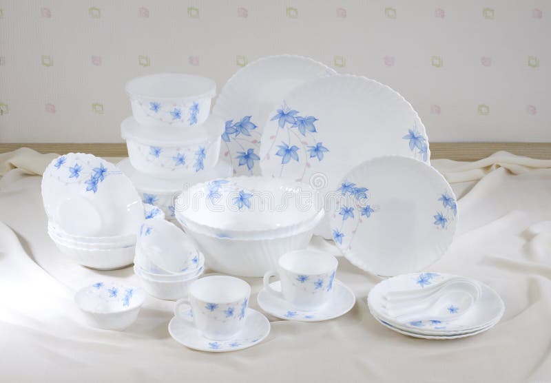 Nice flower pattern dish ware