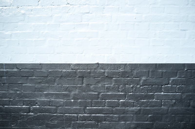Những bức tường gạch cũ thường có nhiều vết thời gian để lại, mà khiến chúng trở nên độc đáo và đầy tính thẩm mỹ. Với tầm nhìn đó, bạn sẽ trân trọng và yêu một bức tường cũ với những vết nứt, mặt gạch trơn tru. Hãy xem ảnh này để cảm nhận được sự độc đáo của một bức tường gạch cổ xưa.