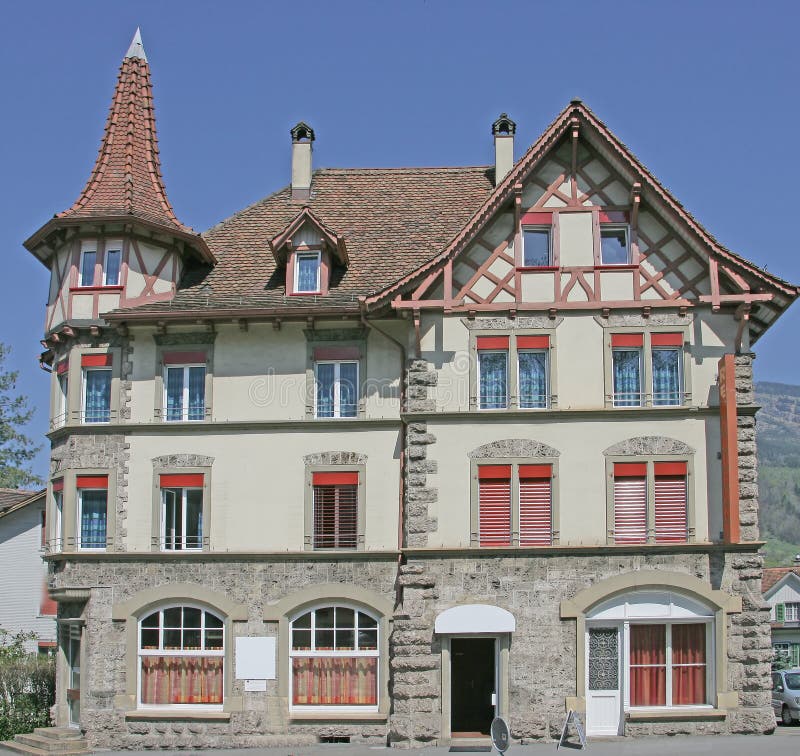 Nice Swiss House 8