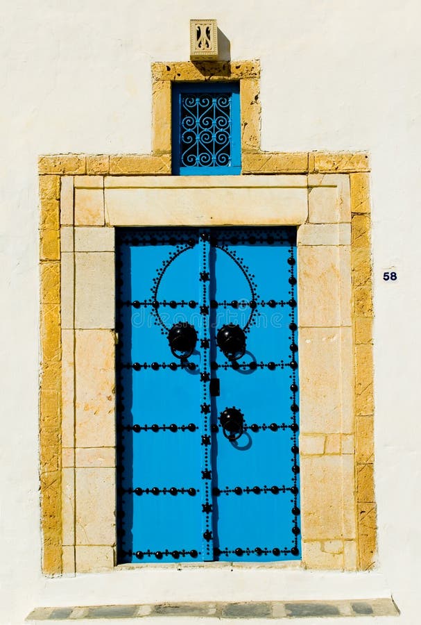 Niebieski arabskiej drzwi