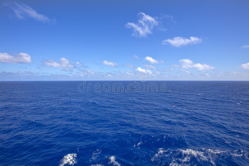 Niebieski horyzont morski